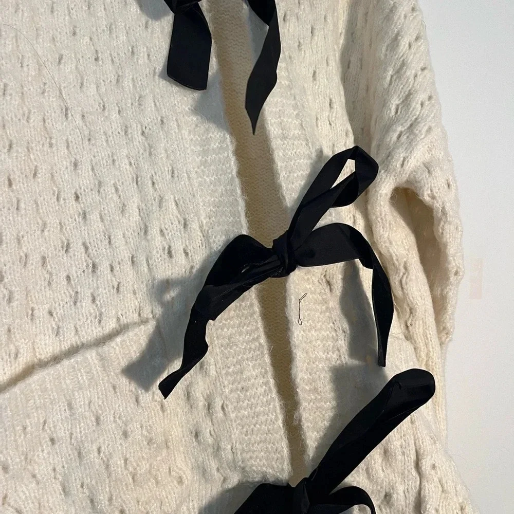 NWOT Bow Cardigan - Picture 3 of 3